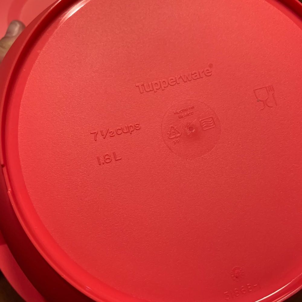 Tupperware Legacy Soup Server with Spoon - Picture 3 of 4